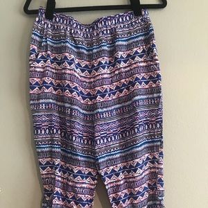Capri tribal print pants